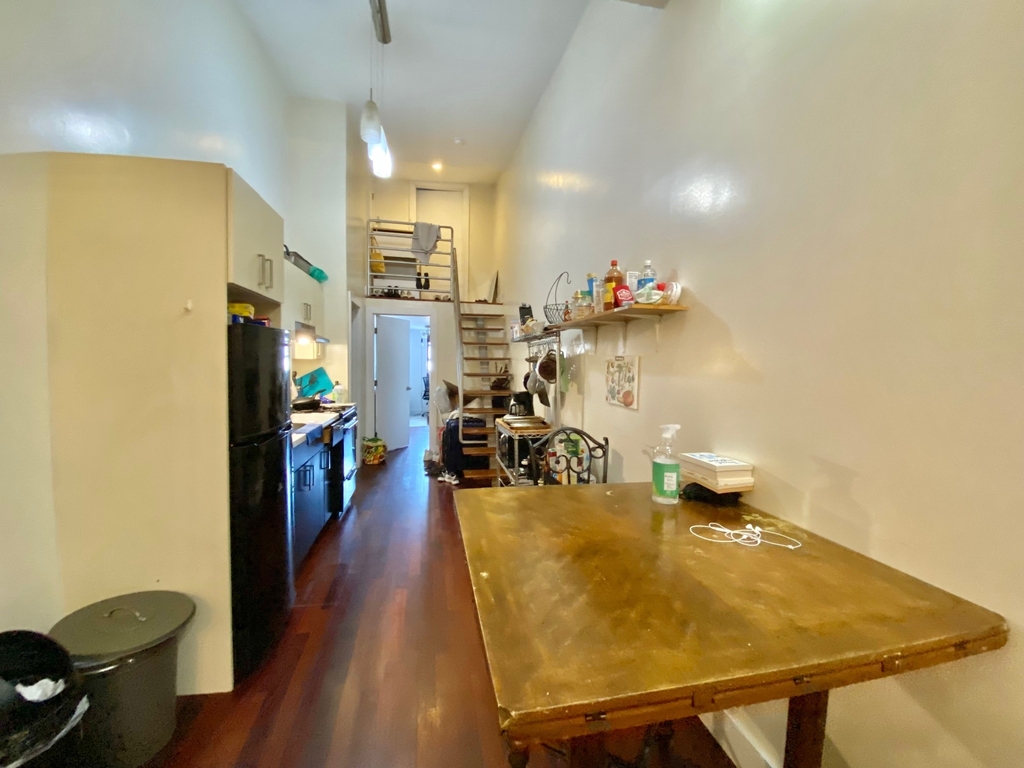 757 Hart Street - Photo 7