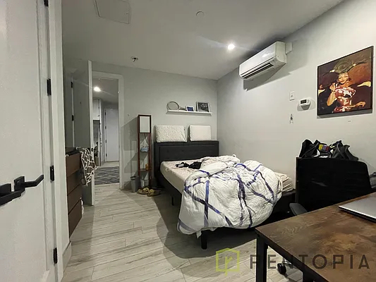 854 Metropolitan Avenue - Photo 5