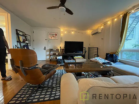 854 Metropolitan Avenue - Photo 0