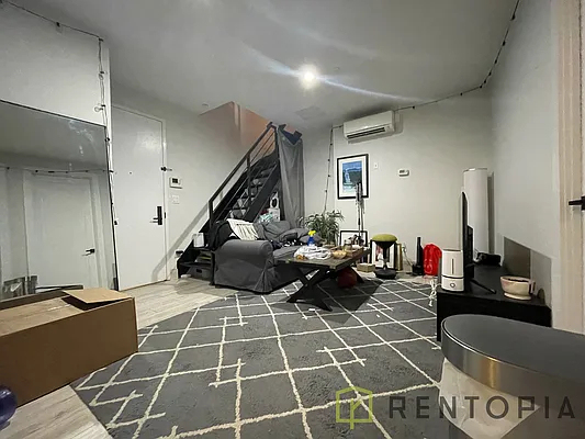 854 Metropolitan Avenue - Photo 8