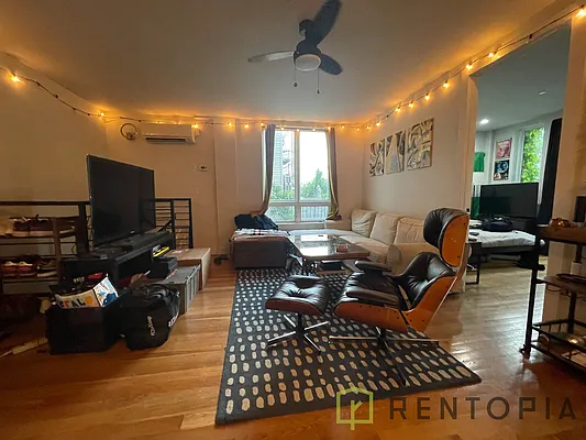 854 Metropolitan Avenue - Photo 2