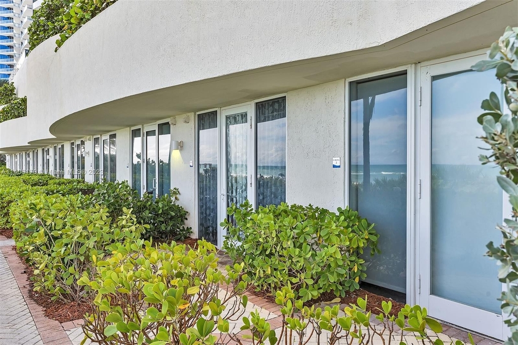 17201 Collins Ave - Photo 30