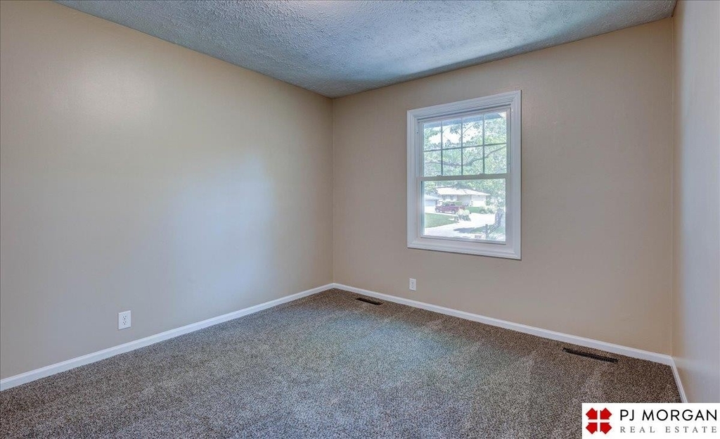 14943 Seward Plaza - Photo 11