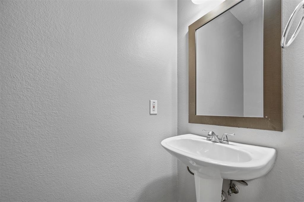 7916 Rushmore Court - Photo 11