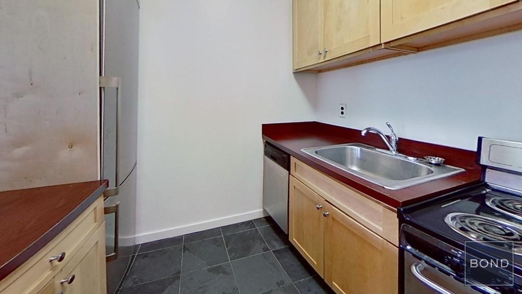 East 83rd Street Free Gift Card and Deep Cleaning  - Photo 3