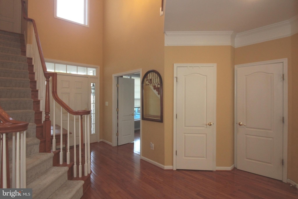 21885 Larchmont Way - Photo 2