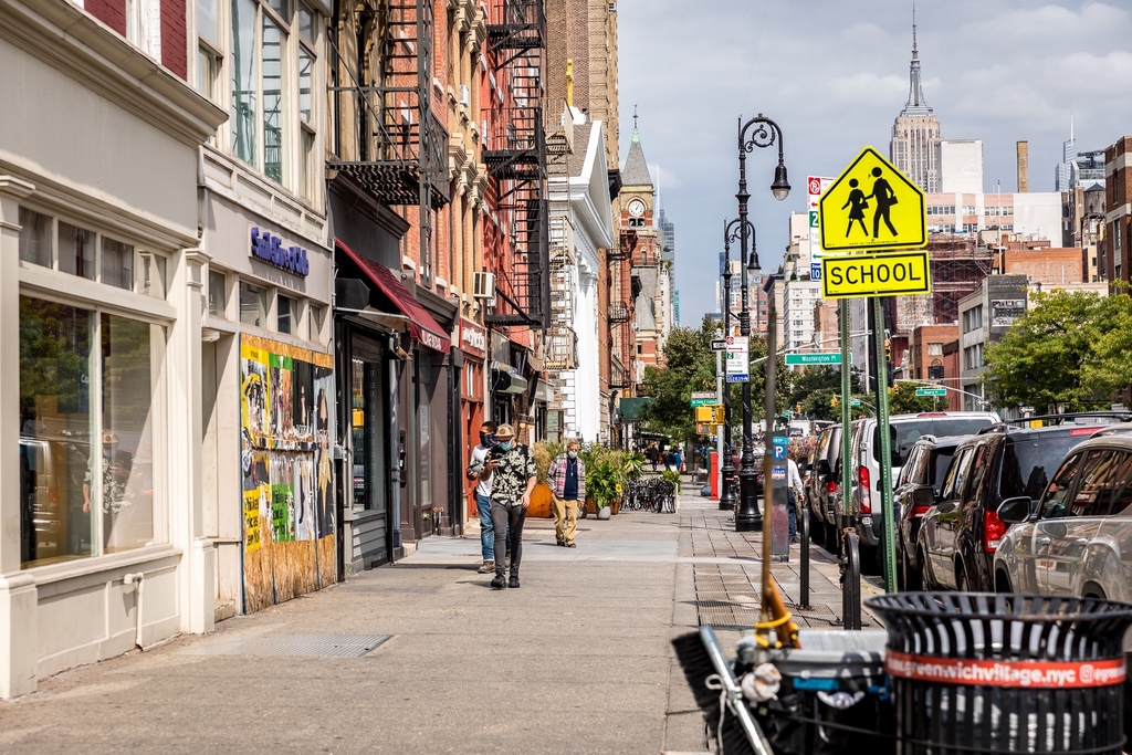 11th st and 6th Ave - Photo 4