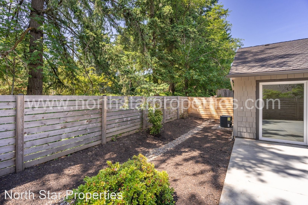 226 Greenridge Drive - Photo 32