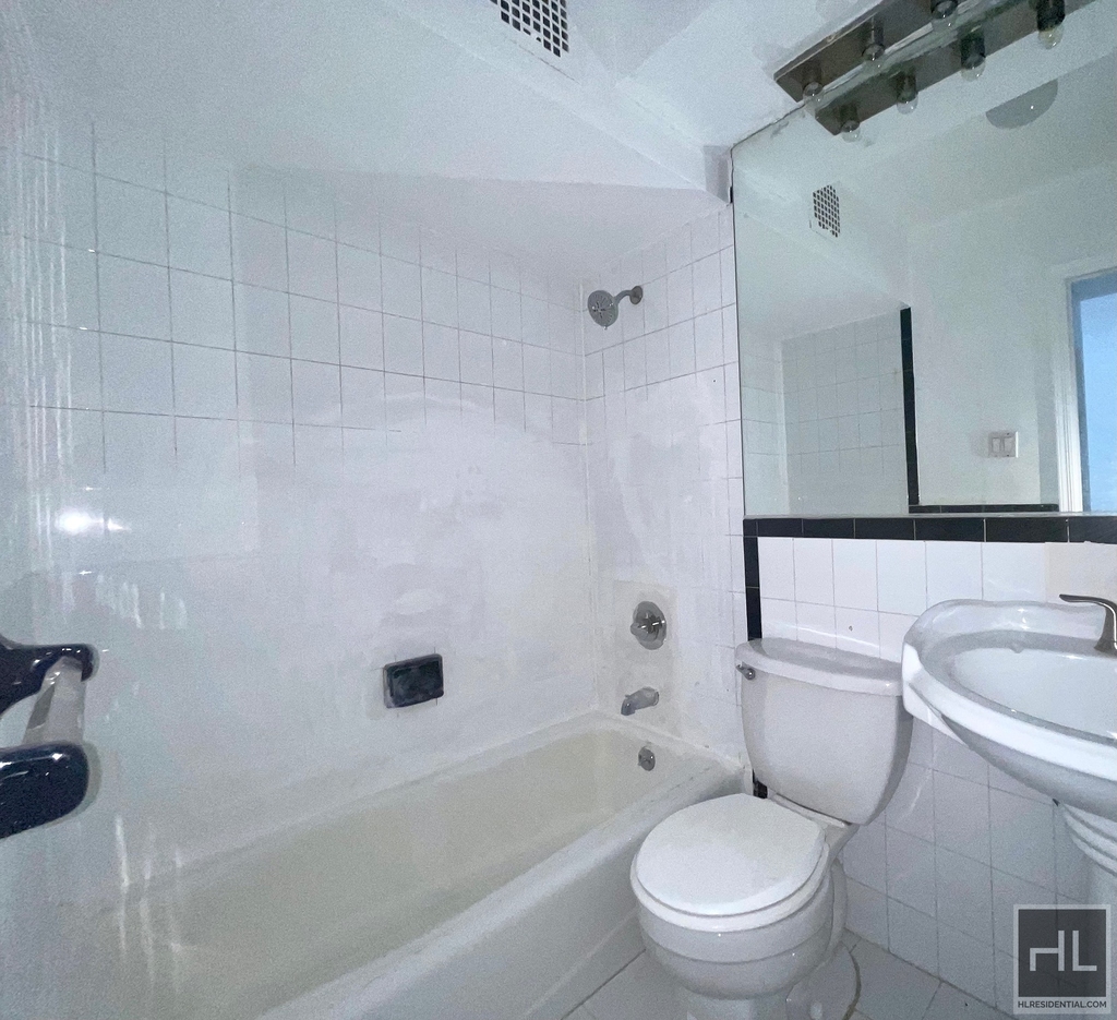 113-15 76 Road - Photo 5