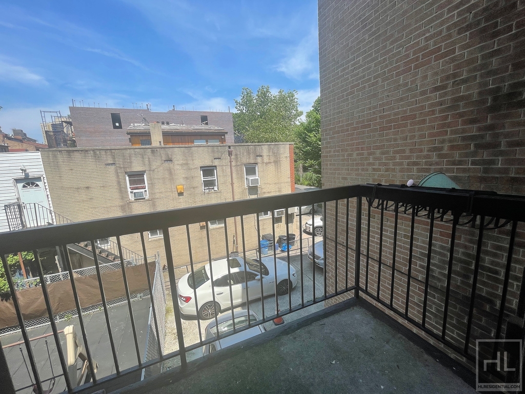 113-15 76 Road - Photo 0