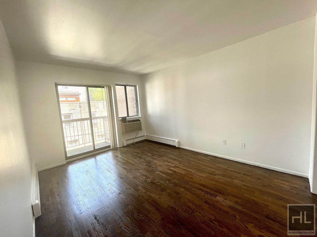 113-15 76 Road - Photo 2