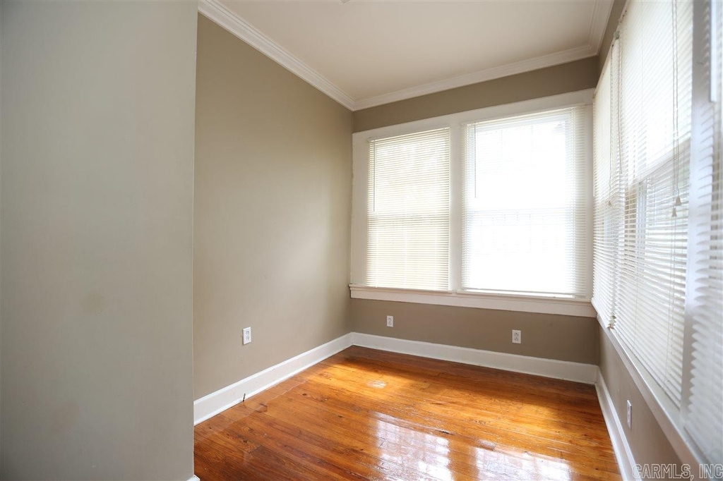 3711 W Markham - Photo 10