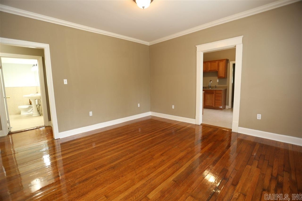 3711 W Markham - Photo 5