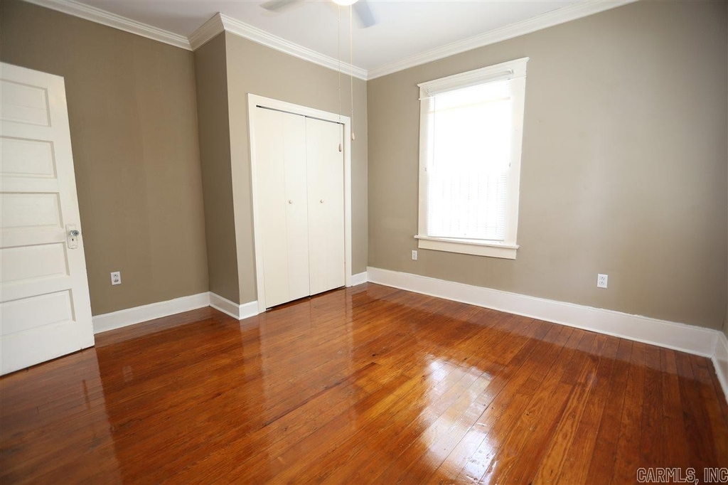 3711 W Markham - Photo 15