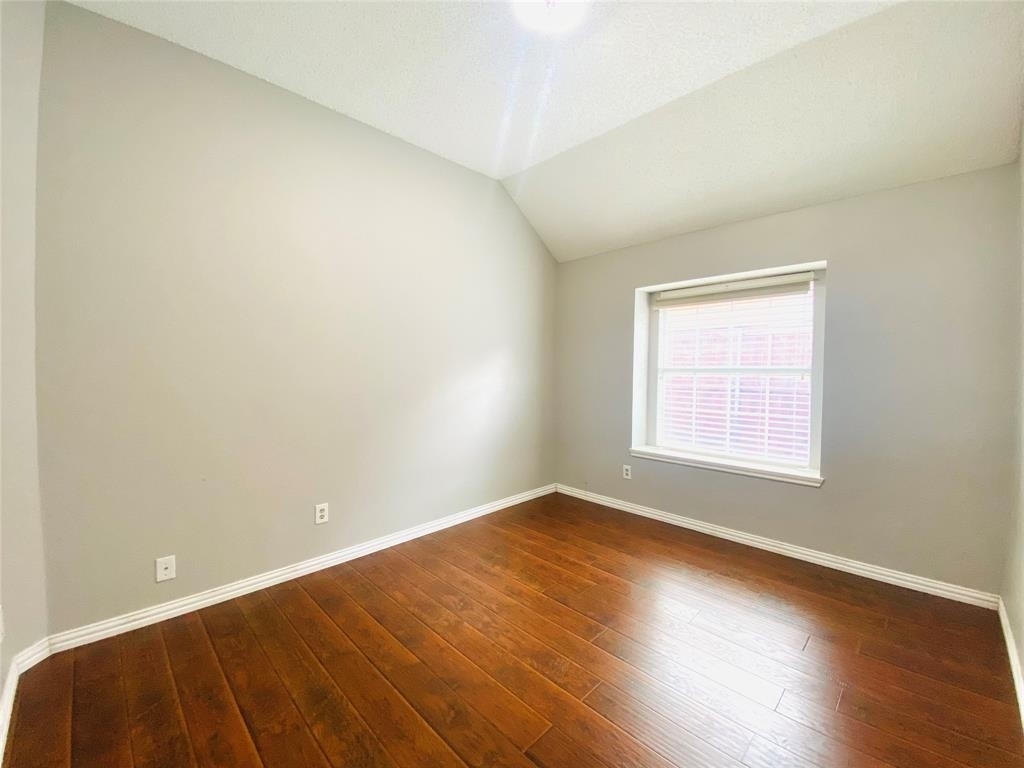 1202 Cardigan Street - Photo 14