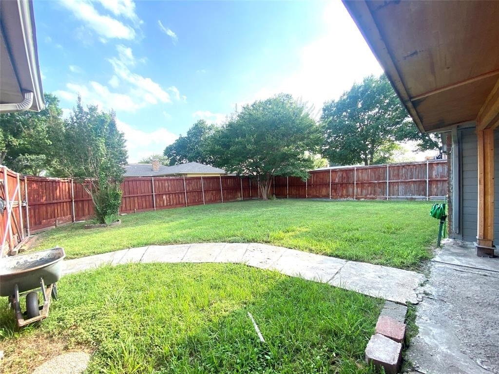 1202 Cardigan Street - Photo 16