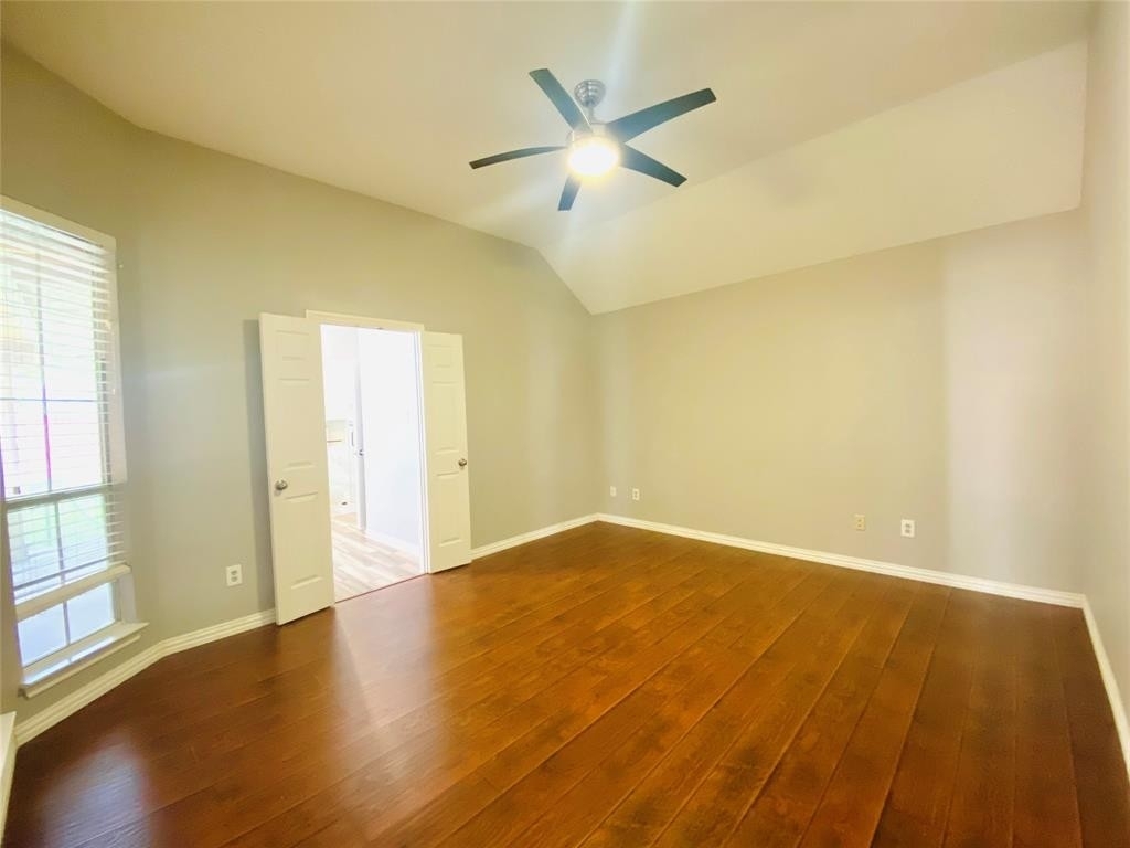 1202 Cardigan Street - Photo 12