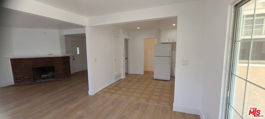 6307 Tampa Ave - Photo 3