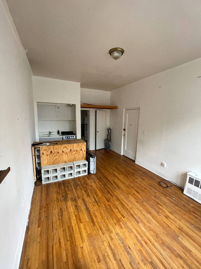 437 5th Avenue - Photo 2