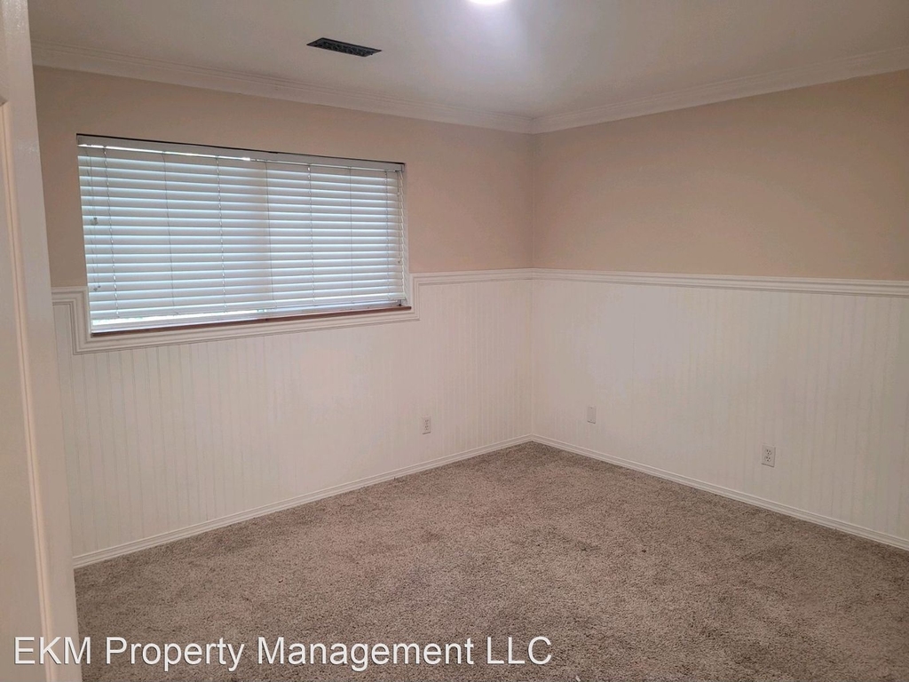 675 32nd Street Unit 1 - Photo 14