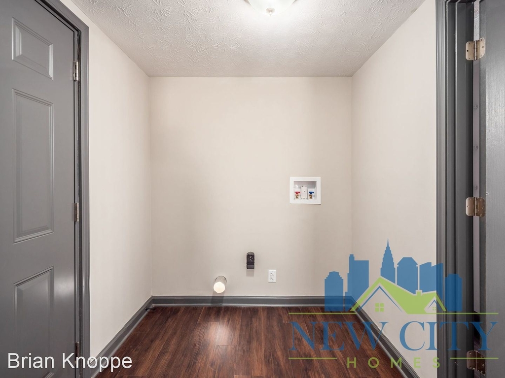 220 Columbian Ave. - Photo 15