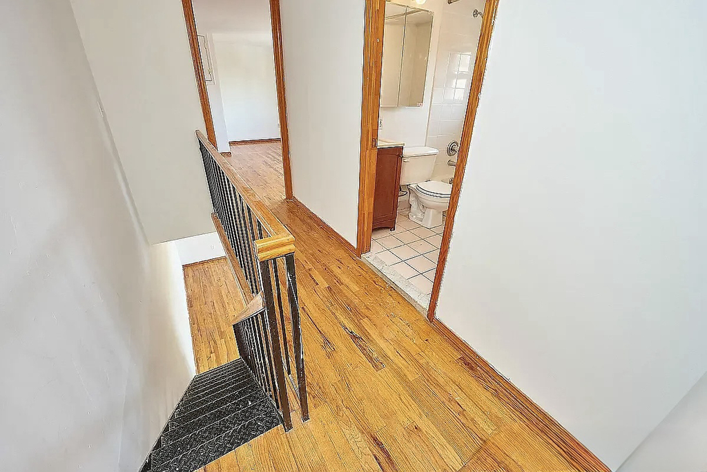 29 7th Avenue South - Photo 2