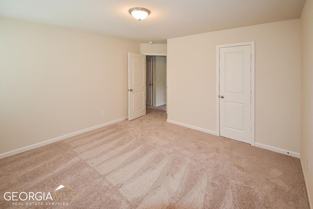 218 Augusta Woods Drive - Photo 12