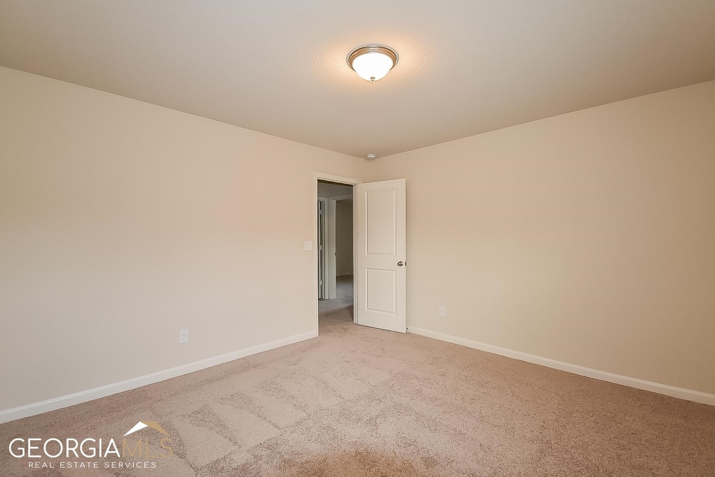 218 Augusta Woods Drive - Photo 10