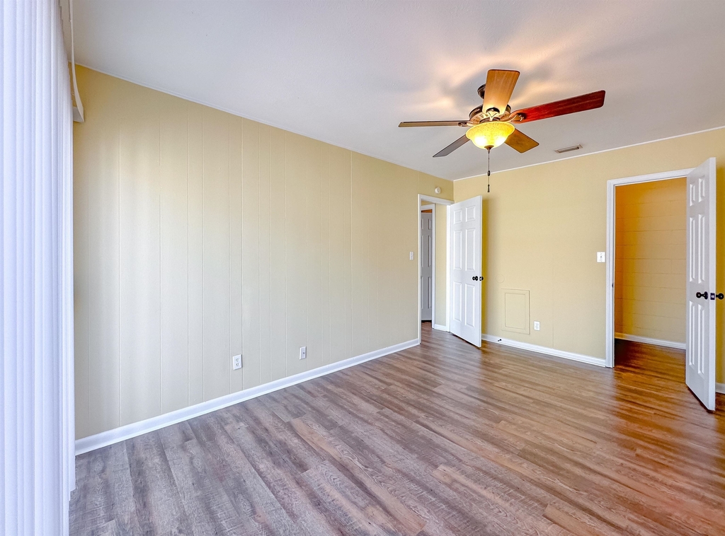 2241 W Pensacola Street - Photo 2