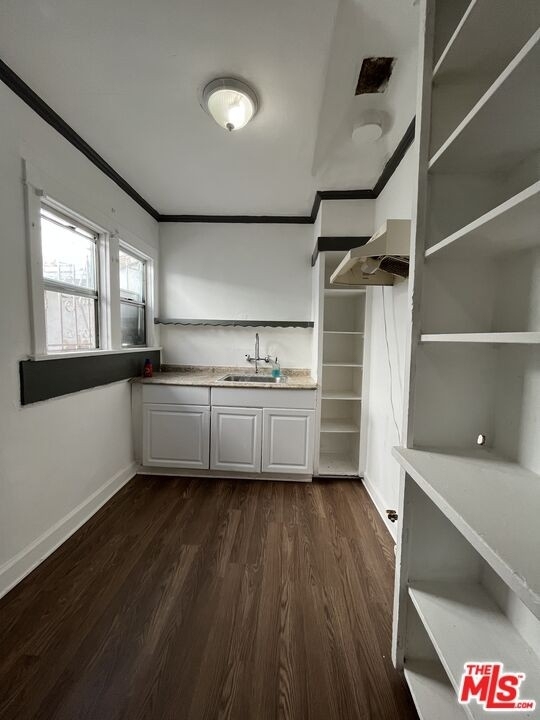 3027 W 60th St - Photo 5