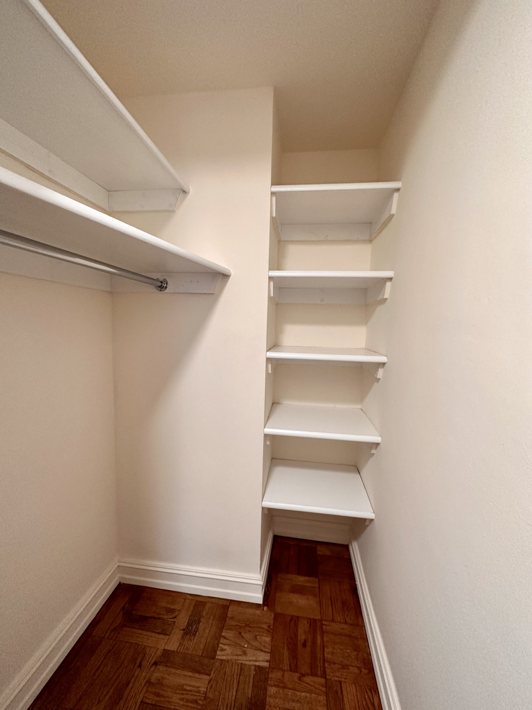8th Avenue - Photo 11