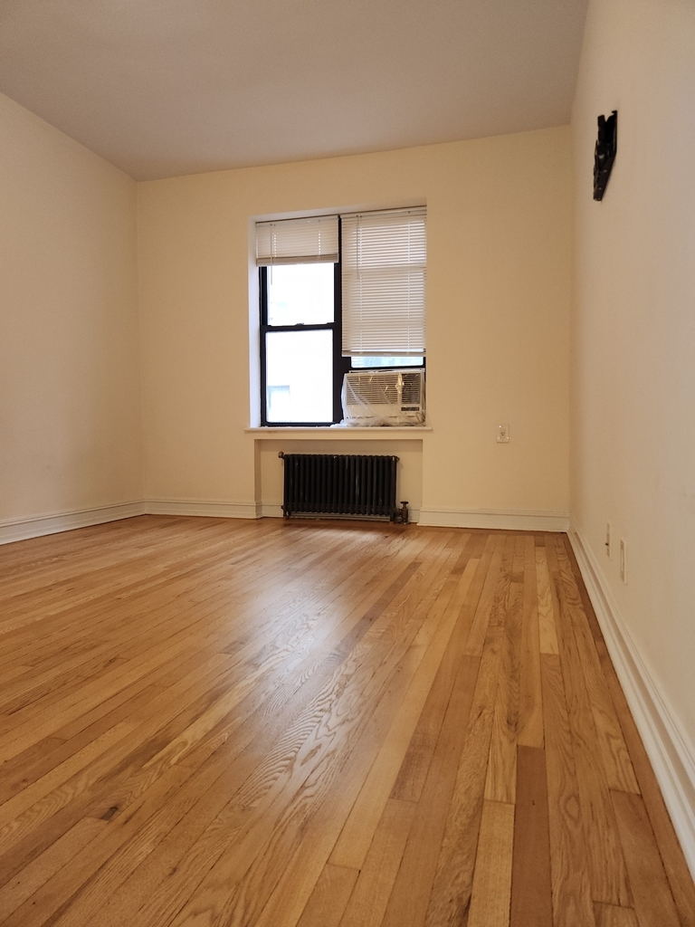 East 46th Street/ 2nd ave - Photo 5