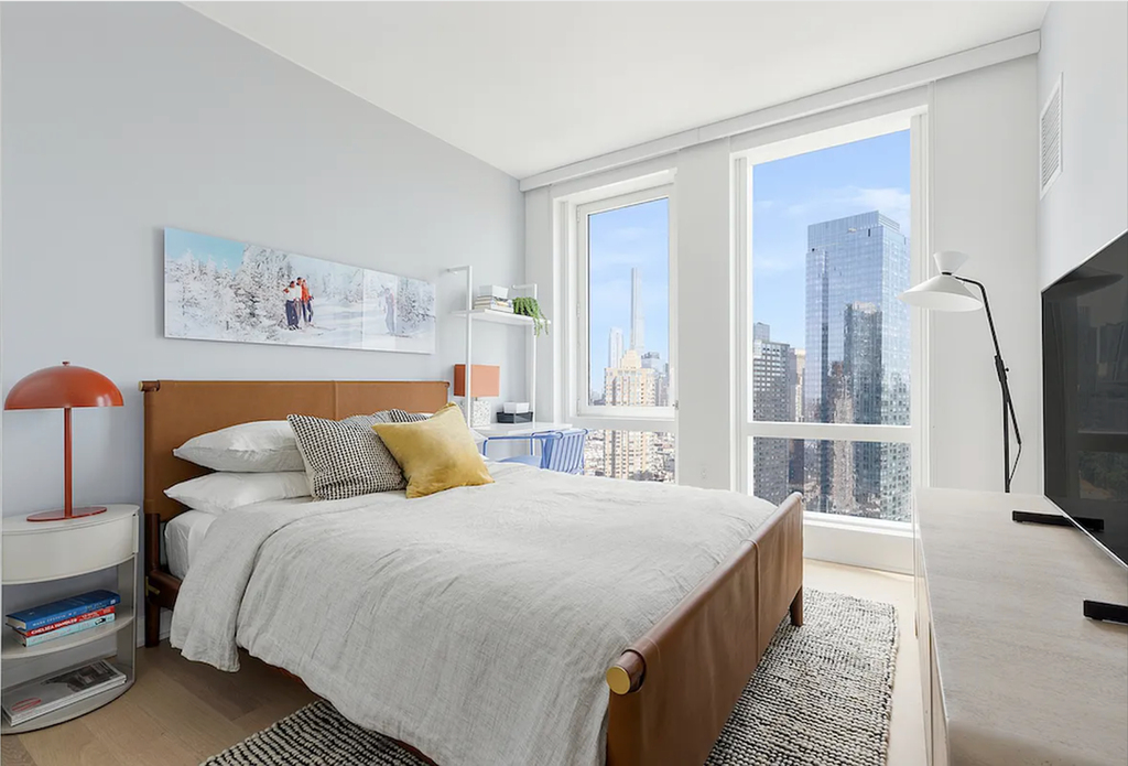 West 38th Street - Photo 4