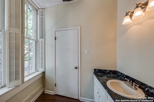 245 Losoya St - Photo 24