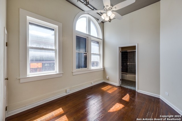 245 Losoya St - Photo 6