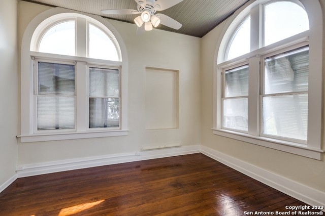 245 Losoya St - Photo 18