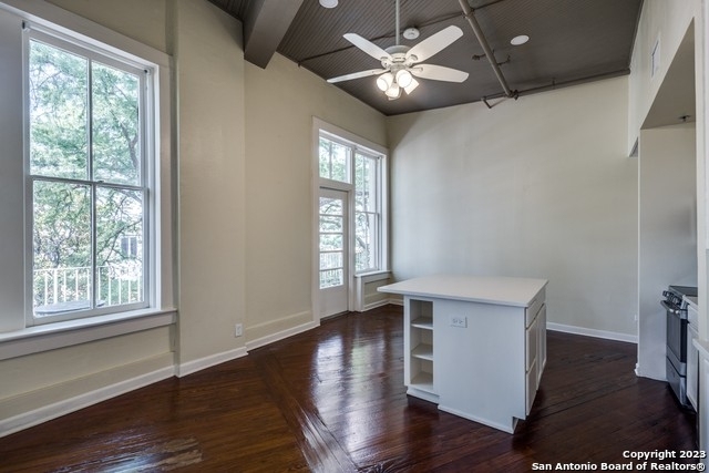 245 Losoya St - Photo 14