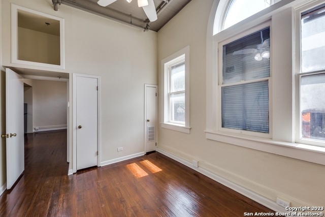 245 Losoya St - Photo 9