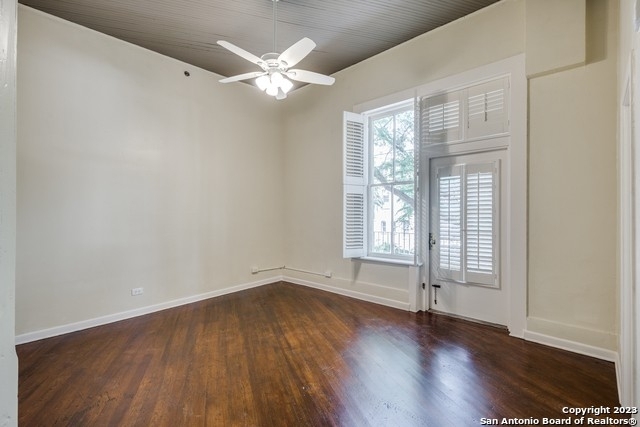 245 Losoya St - Photo 23