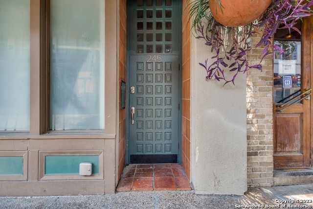 245 Losoya St - Photo 1