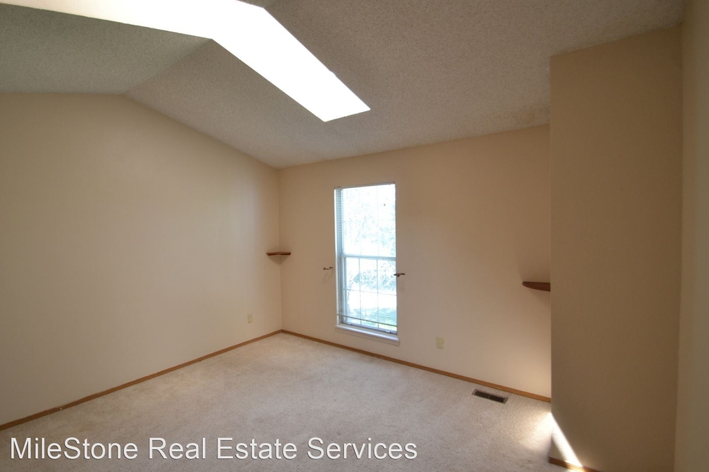 3524 Queen Anne Way - Photo 10