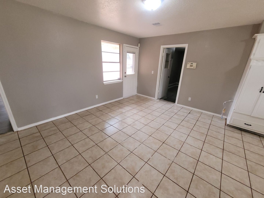 1014 Royal Way - Photo 34