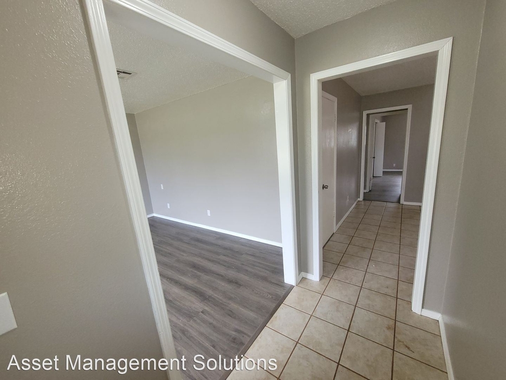 1014 Royal Way - Photo 10