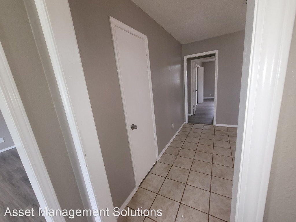 1014 Royal Way - Photo 11