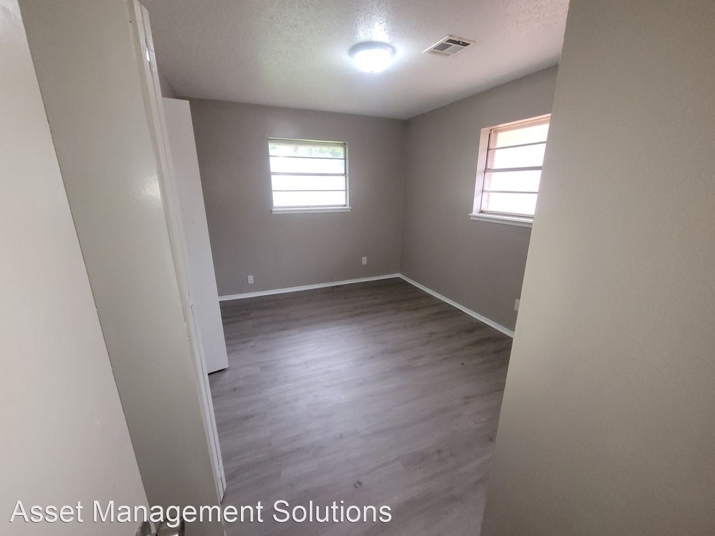 1014 Royal Way - Photo 13