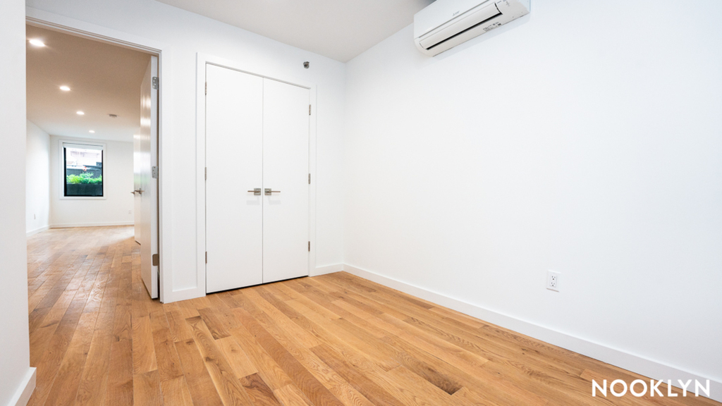 163 Roebling Street - Photo 6