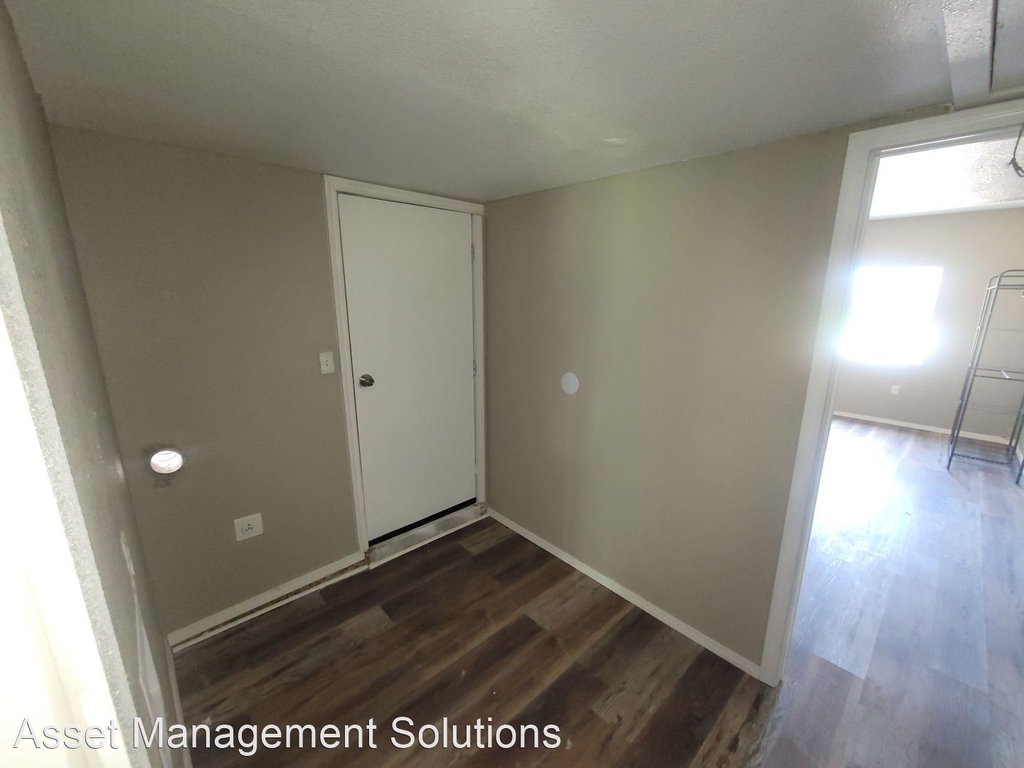 4904 Nw 29th St. - Photo 10