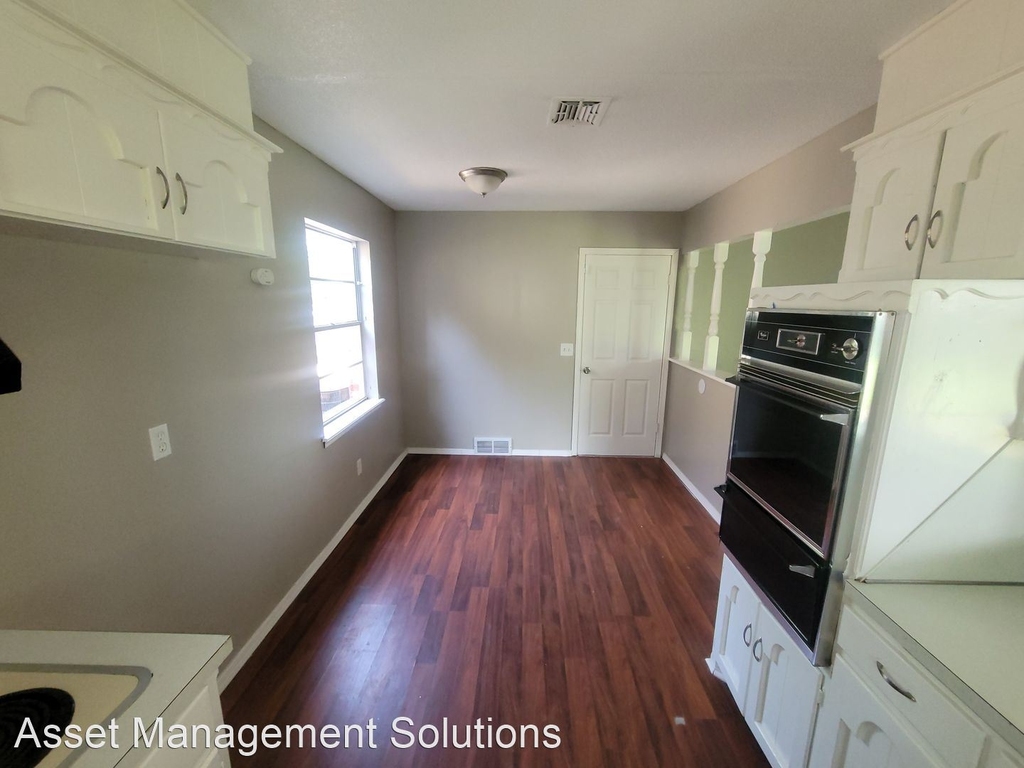 4904 Nw 29th St. - Photo 5