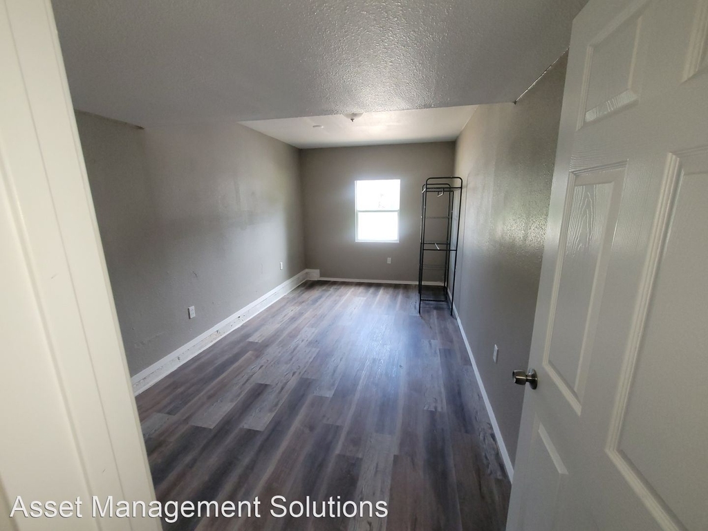 4904 Nw 29th St. - Photo 18