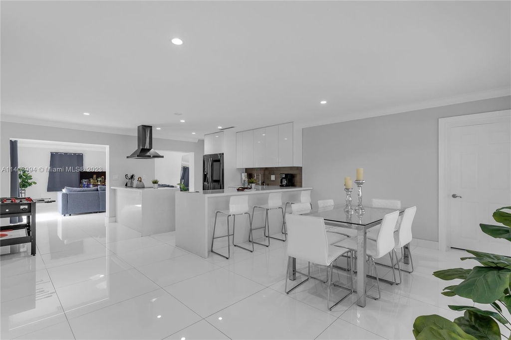 10310 Sw 43rd St - Photo 9